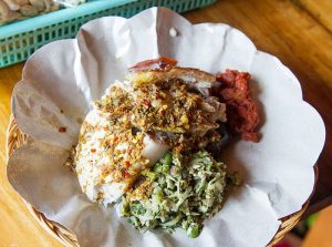 traditional bali food babi guling